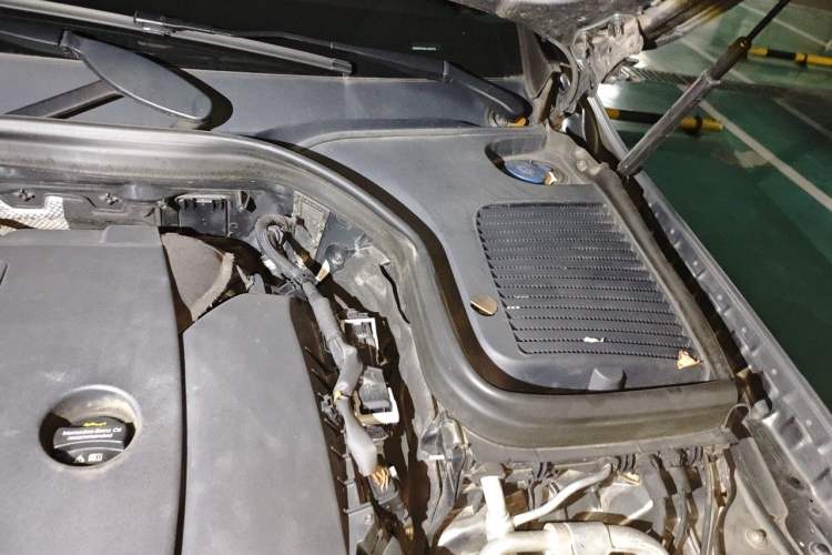 Used Mercedes-Benz GLC 2020 Facelift GLC 300 L 4MATIC Dynamic Edition Engine Bay Left
