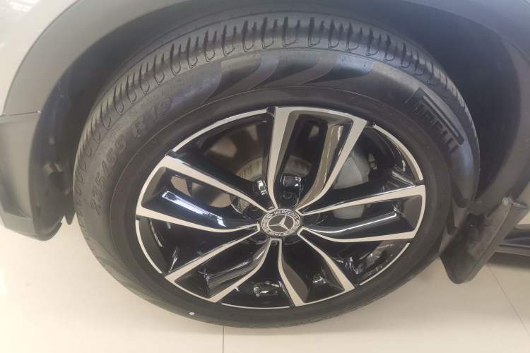 Used Mercedes-Benz GLC 2020 Facelift GLC 300 L 4MATIC Dynamic Edition Exterior 4