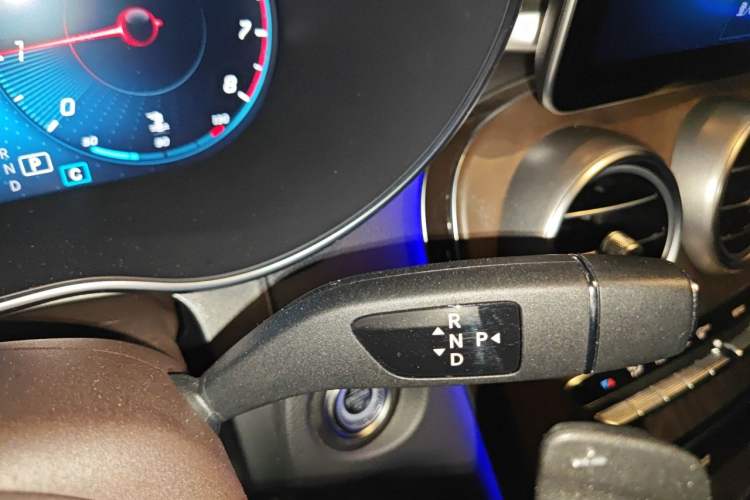 Used Mercedes-Benz GLC 2020 Facelift GLC 260 L 4MATIC Luxury Edition Gear Lever