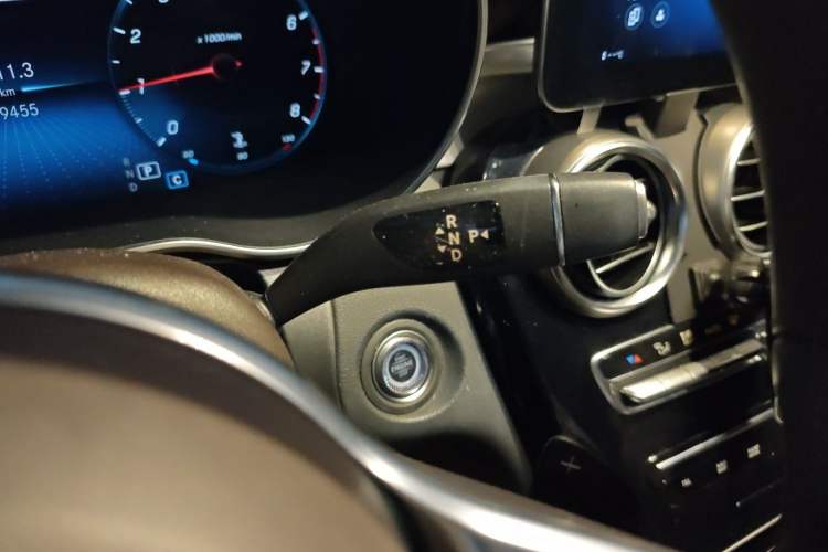 Used Mercedes-Benz GLC 2020 Facelifted GLC 260 L 4MATIC Dynamic Edition Gear Lever