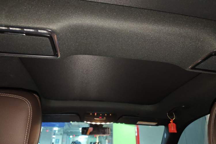 Used Mercedes-Benz GLC 2020 Facelifted GLC 260 L 4MATIC Dynamic Edition Headliner