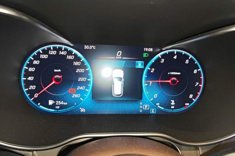 Used Mercedes-Benz GLC 2020 Facelift GLC 260 L 4MATIC Luxury Edition Instrument Cluster