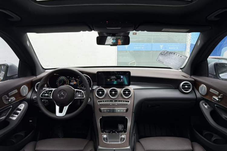 Used Mercedes-Benz GLC 2020 GLC 300 L 4MATIC Dynamic Edition Interior 2