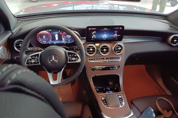 Used Mercedes-Benz GLC 2020 GLC 300 L 4MATIC Luxury Model Interior 2