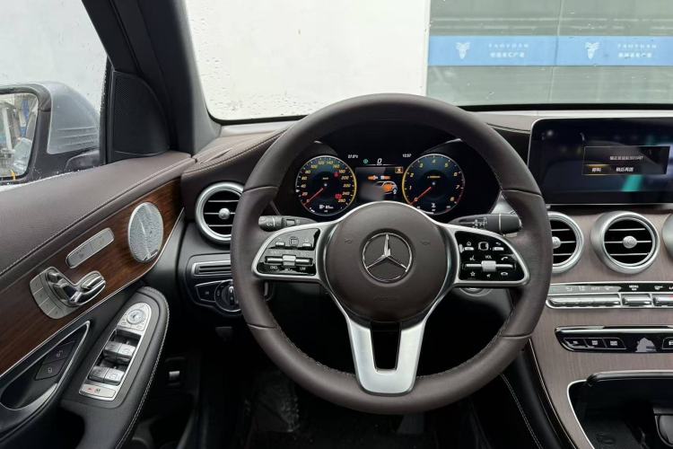 Used Mercedes-Benz GLC 2020 GLC 300 L 4MATIC Dynamic Edition Interior 3
