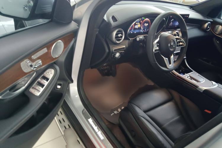 Used Mercedes-Benz GLC 2020 GLC 300 L 4MATIC Luxury Model Interior 3
