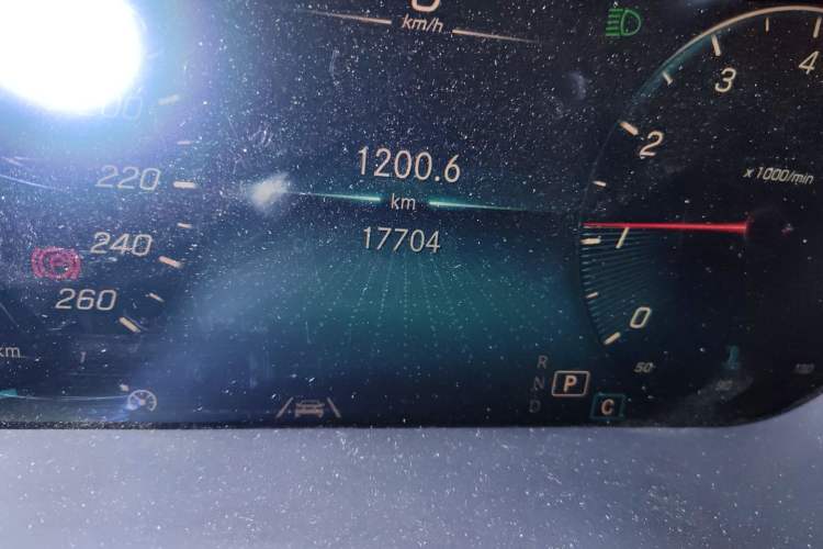 Used Mercedes-Benz GLC 2020 GLC 300 L 4MATIC Dynamic Edition Odometer Close Up