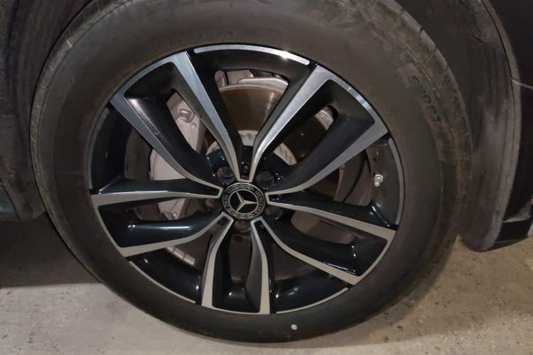 Used Mercedes-Benz GLC 2020 GLC 300 L 4MATIC Dynamic Edition Right Front Wheel Hub