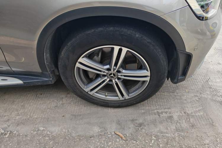 Used Mercedes-Benz GLC 2020 GLC 260 L 4MATIC Luxury Model Right Front Wheel Hub