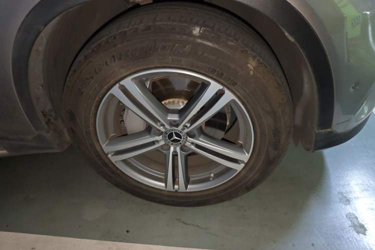 Used Mercedes-Benz GLC 2020 Facelifted GLC 260 L 4MATIC Dynamic Edition Right Front Wheel Hub