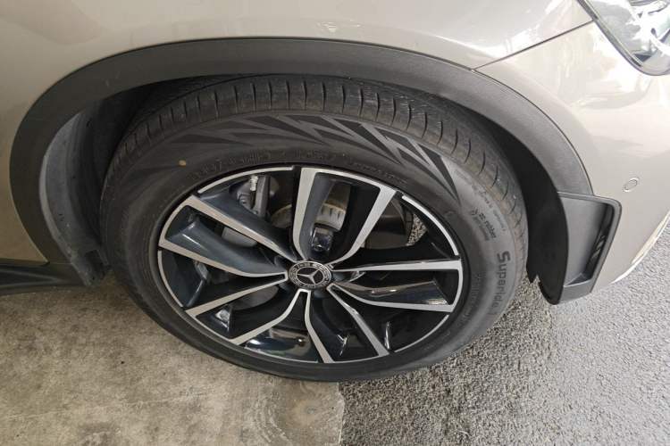 Used Mercedes-Benz GLC 2020 GLC 300 L 4MATIC Dynamic Edition Right Front Wheel Hub