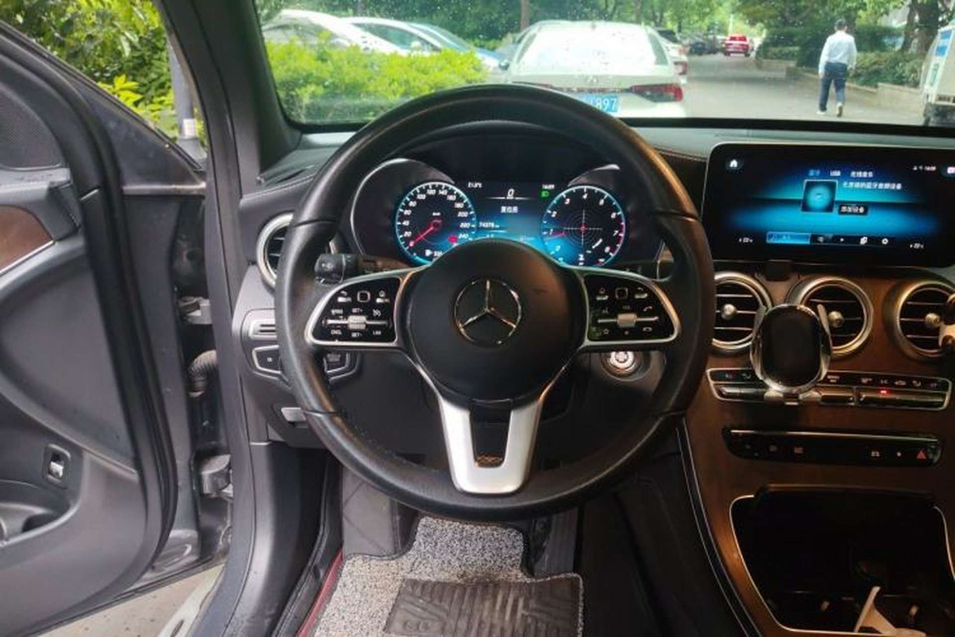 Used Mercedes-Benz GLC 2020 Facelift GLC 300 L 4MATIC Dynamic Edition Steering Wheel