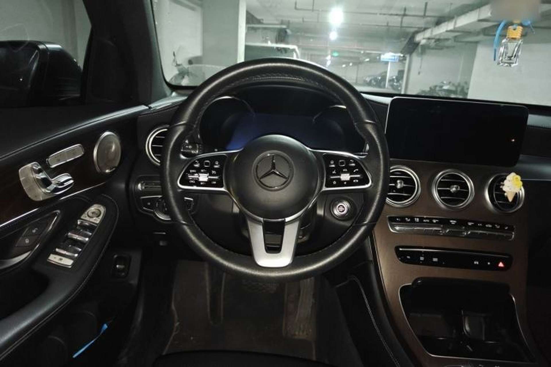 Used Mercedes-Benz GLC 2020 Facelift GLC 300 L 4MATIC Dynamic Edition Steering Wheel