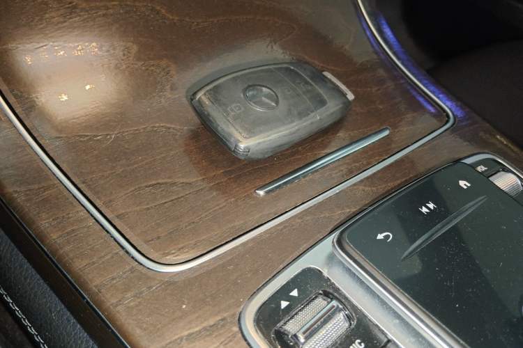 Used Mercedes-Benz GLC 2020 GLC 300 L 4MATIC Dynamic Edition Vehicle Key