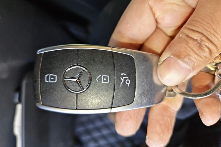 Used Mercedes-Benz GLC 2020 Facelift GLC 300 L 4MATIC Dynamic Edition Vehicle Key
