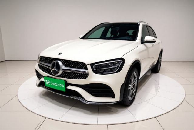 Ojetý Mercedes-Benz GLC 2020 GLC 260 L 4MATIC Luxury Model