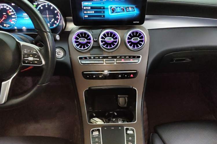 Used Mercedes-Benz GLC 2020 GLC 300 L 4MATIC Dynamic Edition Audio And AC Panel