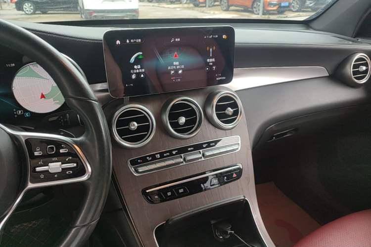 Used Mercedes-Benz GLC 2020 Facelift GLC 260 L 4MATIC Luxury Edition Audio And AC Panel