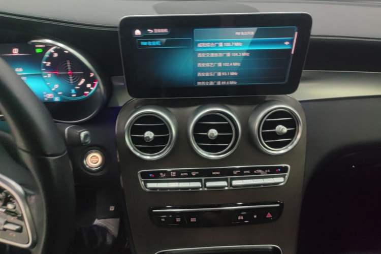 Used Mercedes-Benz GLC 2020 GLC 260 L 4MATIC Luxury Model Audio And AC Panel