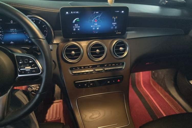 Used Mercedes-Benz GLC 2020 GLC 300 L 4MATIC Dynamic Edition Audio And AC Panel