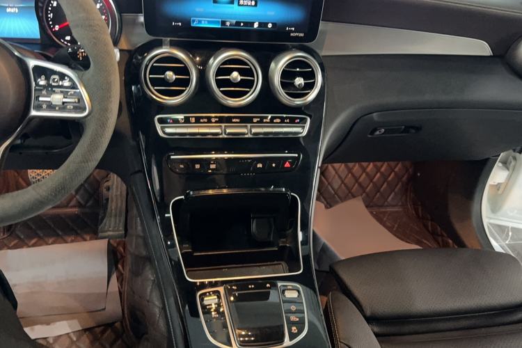 Used Mercedes-Benz GLC 2020 GLC 260 L 4MATIC Dynamic Model Audio And AC Panel