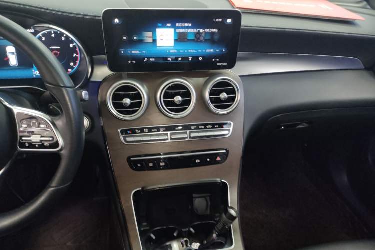 Used Mercedes-Benz GLC 2020 GLC 260 L 4MATIC Luxury Model Audio And AC Panel
