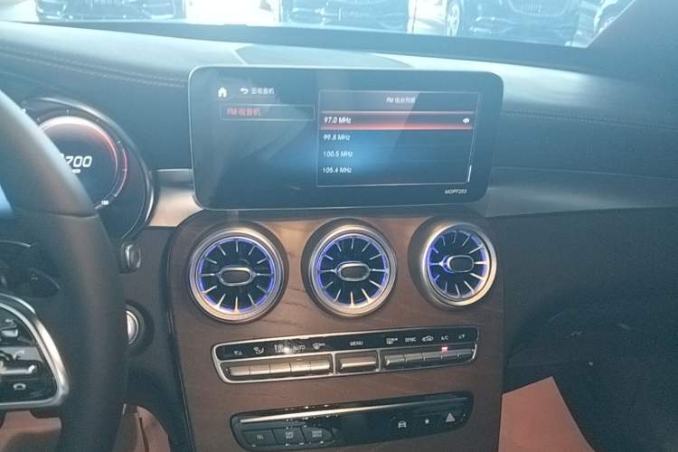Used Mercedes-Benz GLC 2020 GLC 300 L 4MATIC Dynamic Edition Audio And AC Panel