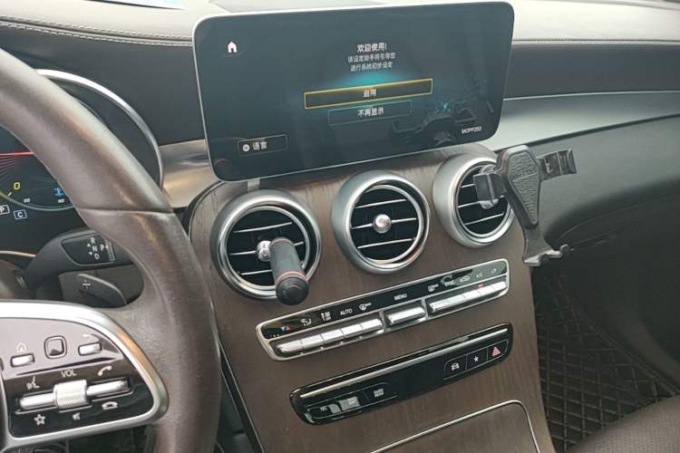 Used Mercedes-Benz GLC 2020 Facelift GLC 260 L 4MATIC Luxury Edition Audio And AC Panel