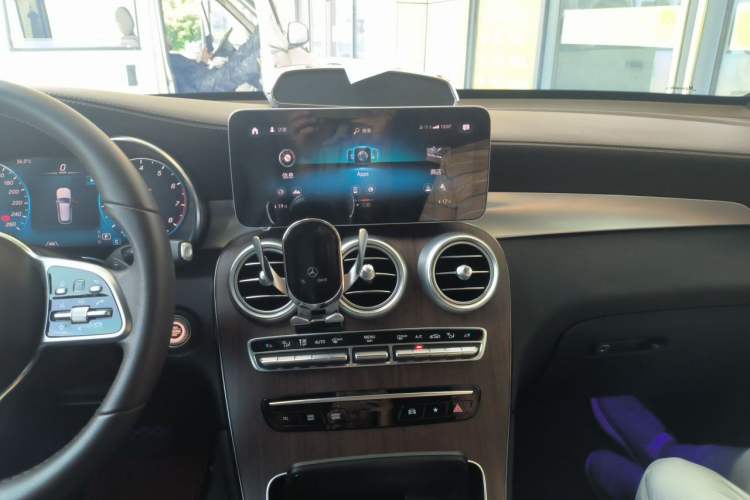 Used Mercedes-Benz GLC 2020 GLC 300 L 4MATIC Luxury Model Audio And AC Panel