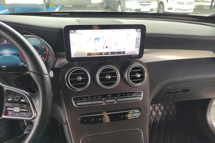 Used Mercedes-Benz GLC 2020 GLC 300 L 4MATIC Luxury Model Audio And AC Panel