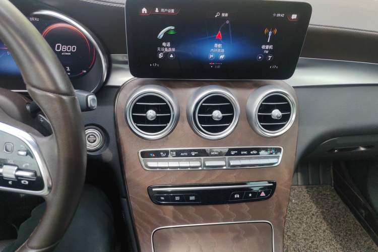 Used Mercedes-Benz GLC 2020 GLC 260 L 4MATIC Luxury Model Audio And AC Panel