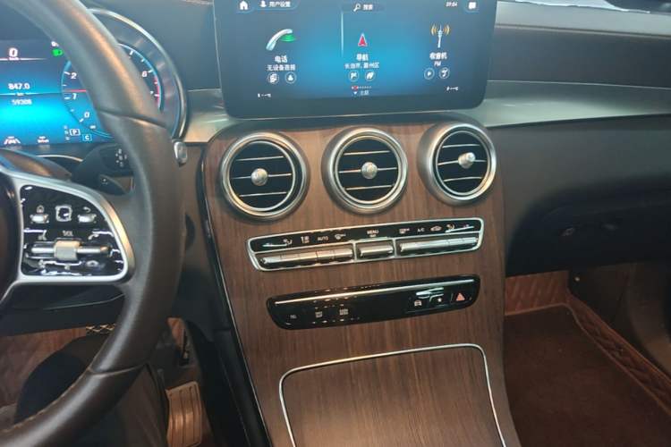 Used Mercedes-Benz GLC 2020 GLC 300 L 4MATIC Dynamic Edition Audio And AC Panel