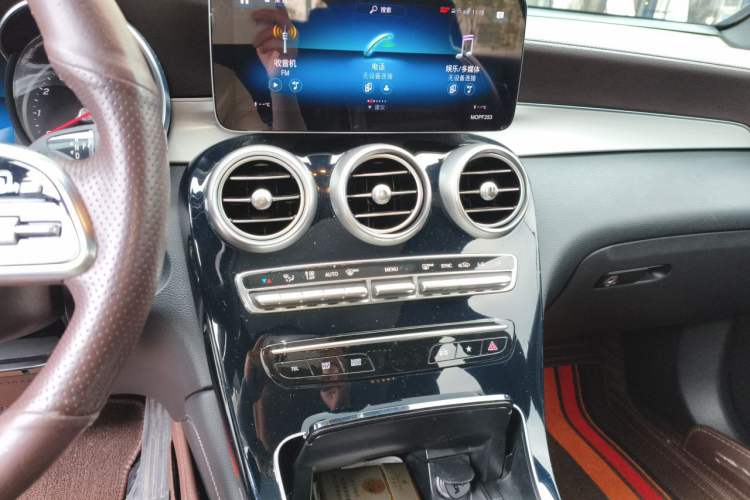 Used Mercedes-Benz GLC 2020 GLC 260 L 4MATIC Dynamic Model Audio And AC Panel
