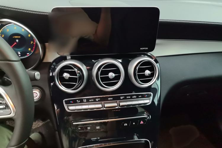Used Mercedes-Benz GLC 2020 Facelifted GLC 260 L 4MATIC Dynamic Edition Audio And AC Panel