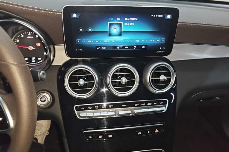 Used Mercedes-Benz GLC 2020 GLC 260 L 4MATIC Dynamic Model Audio And AC Panel