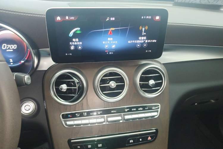 Used Mercedes-Benz GLC 2020 Facelift GLC 260 L 4MATIC Luxury Edition Audio And AC Panel