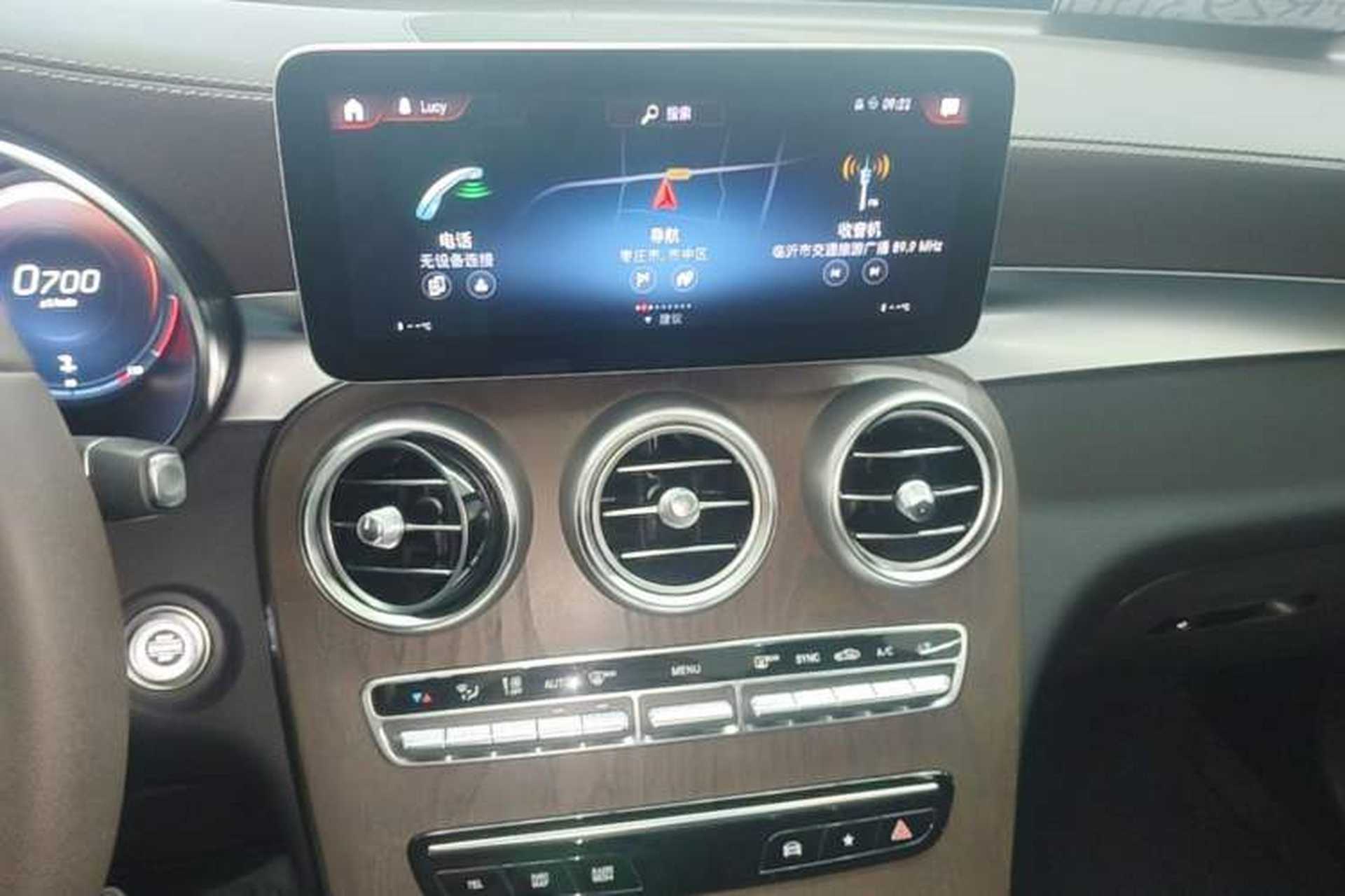 Used Mercedes-Benz GLC 2020 Facelift GLC 260 L 4MATIC Luxury Edition Audio And AC Panel