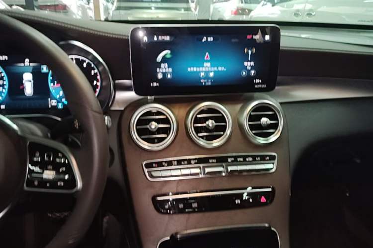 Used Mercedes-Benz GLC 2020 GLC 260 L 4MATIC Luxury Model Audio And AC Panel