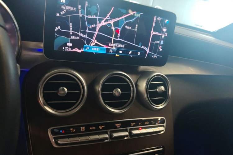 Used Mercedes-Benz GLC 2020 Facelift GLC 300 L 4MATIC Dynamic Edition Audio And AC Panel