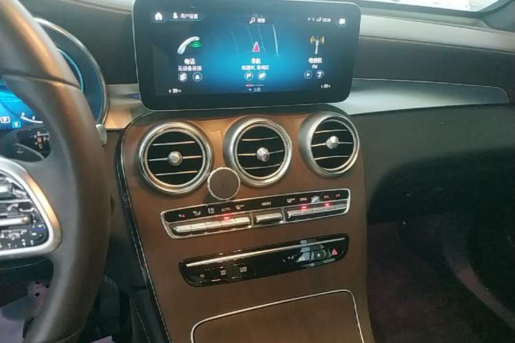 Used Mercedes-Benz GLC 2020 GLC 300 L 4MATIC Dynamic Edition Audio And AC Panel