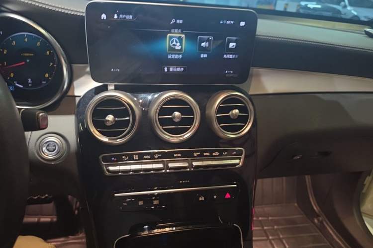 Used Mercedes-Benz GLC 2020 GLC 260 L 4MATIC Luxury Model Audio And AC Panel