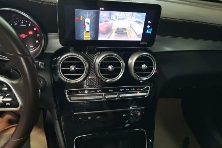 Used Mercedes-Benz GLC 2020 GLC 260 L 4MATIC Dynamic Model Audio And AC Panel