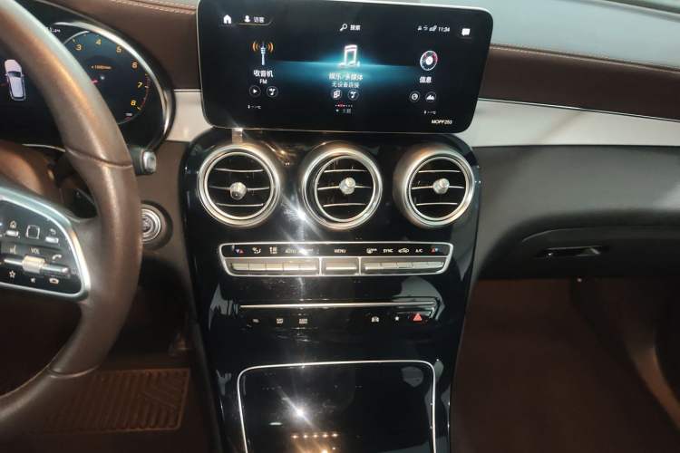 Used Mercedes-Benz GLC 2020 Facelifted GLC 260 L 4MATIC Dynamic Edition Audio And AC Panel