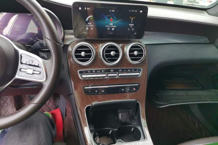 Used Mercedes-Benz GLC 2020 Facelift GLC 300 L 4MATIC Dynamic Edition Audio And AC Panel