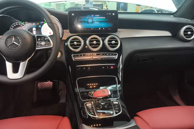 Used Mercedes-Benz GLC 2020 Facelift GLC 300 L 4MATIC Dynamic Edition Audio And AC Panel