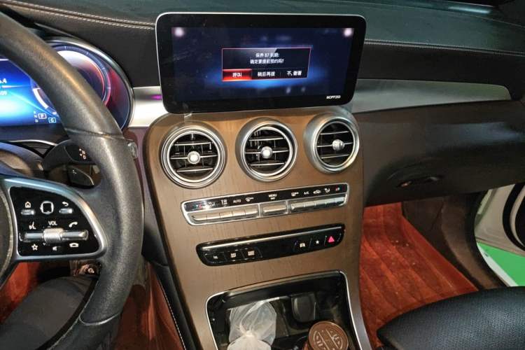 Used Mercedes-Benz GLC 2020 Facelift GLC 300 L 4MATIC Dynamic Edition Audio And AC Panel