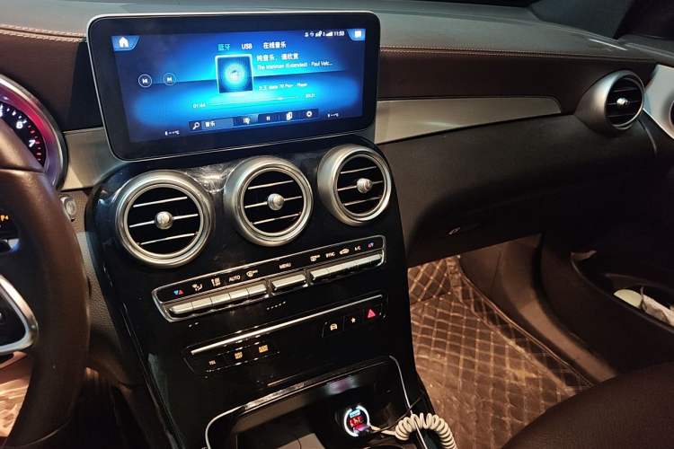 Used Mercedes-Benz GLC 2020 GLC 260 L 4MATIC Dynamic Model Audio And AC Panel