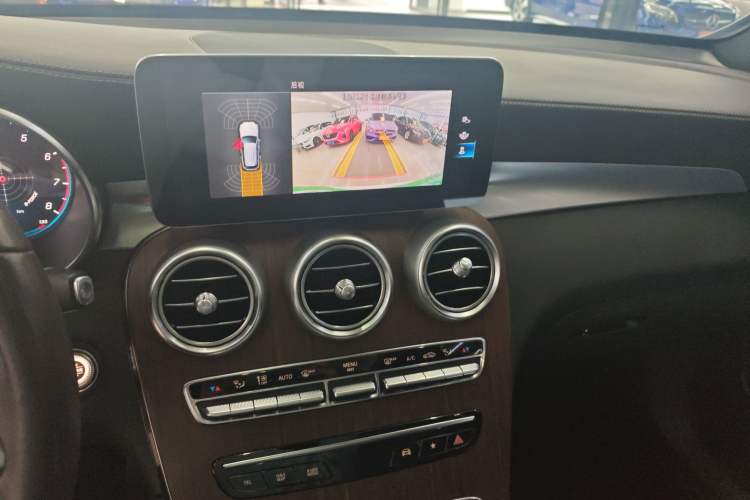 Used Mercedes-Benz GLC 2020 GLC 300 L 4MATIC Dynamic Edition Audio And AC Panel