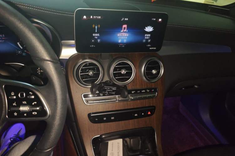 Used Mercedes-Benz GLC 2020 Facelifted GLC 300 L 4MATIC Luxury Edition Audio And AC Panel