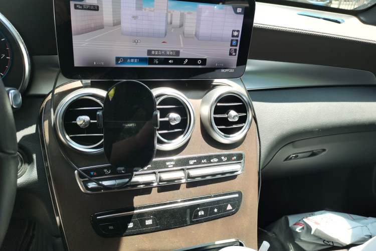 Used Mercedes-Benz GLC 2020 Facelift GLC 300 L 4MATIC Dynamic Edition Audio And AC Panel